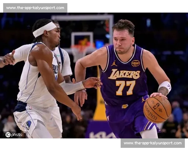 震撼！东契奇浓眉互换东家，湖人独行侠 7 人交易重塑联盟格局