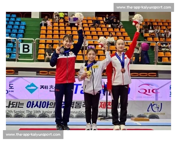 周雅琴自由体操夺冠 中国体操队亚锦赛揽 5 金 3 银 4 铜 周雅琴自由体操夺冠 中国体操队亚锦赛揽 5 金 3 银 4 铜